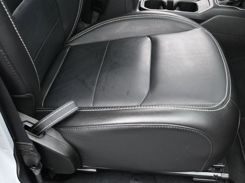 Used 2023 Jeep Wrangler Unlimited Sahara image 32