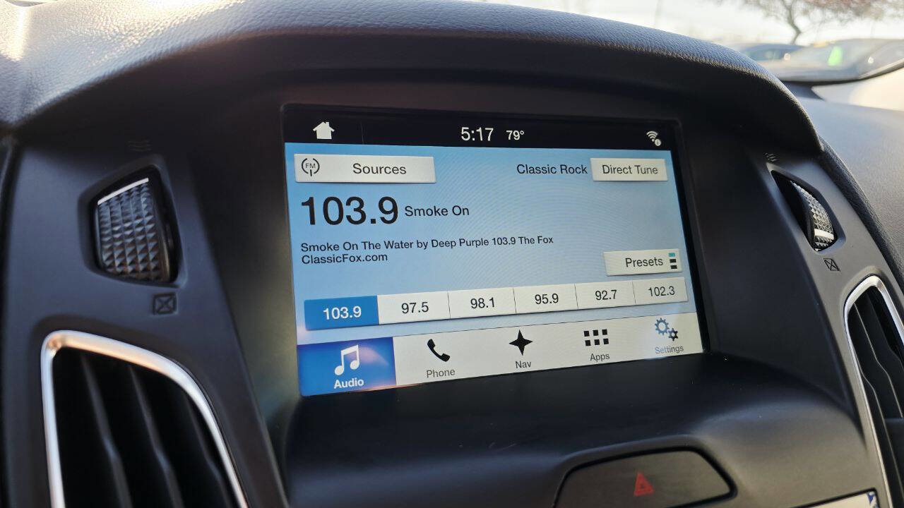 Used 2016 Ford Focus Titanium w/ Titanium Winter Package FWD image 19