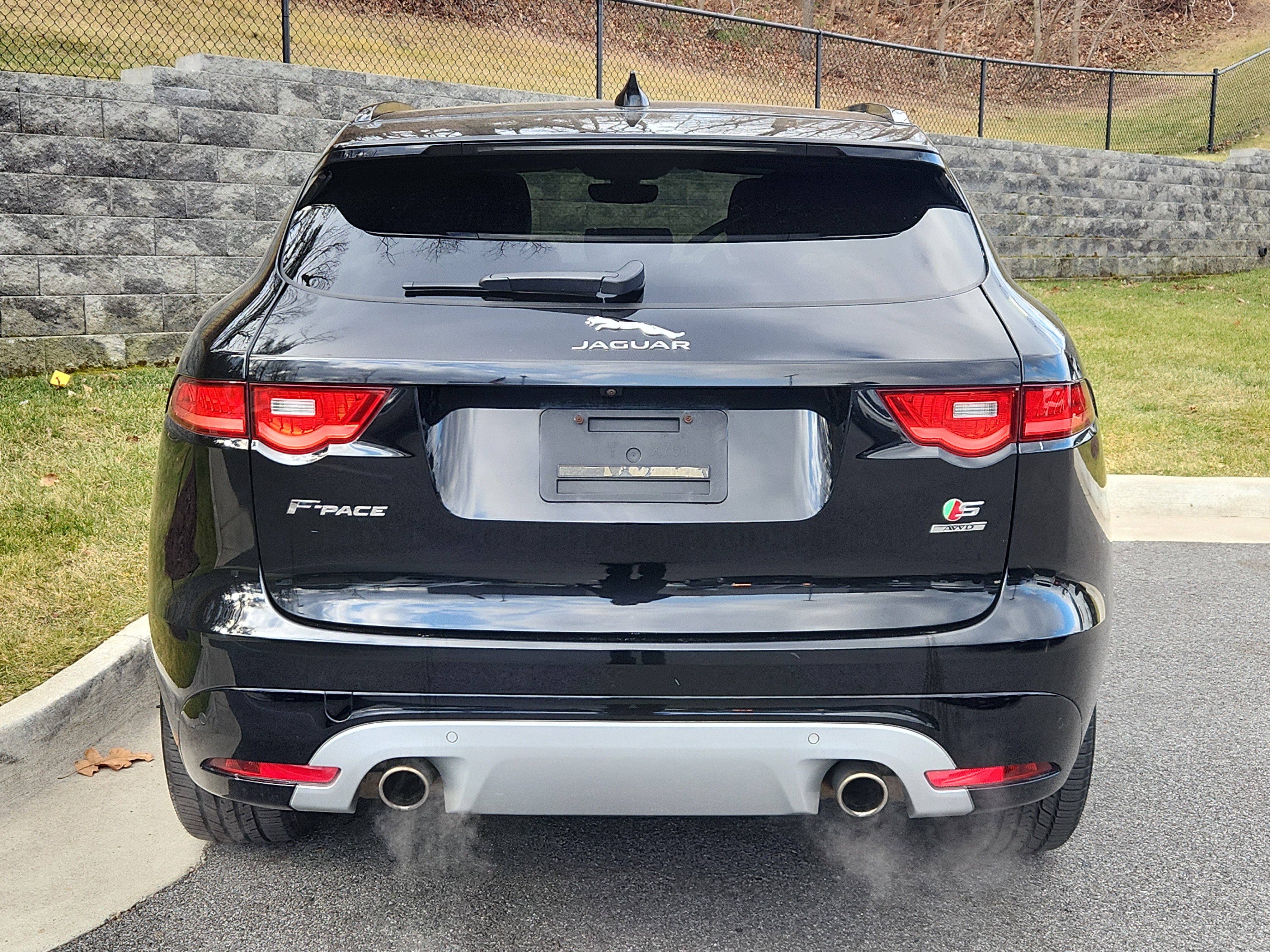 Used 2019 Jaguar F-PACE S image 7