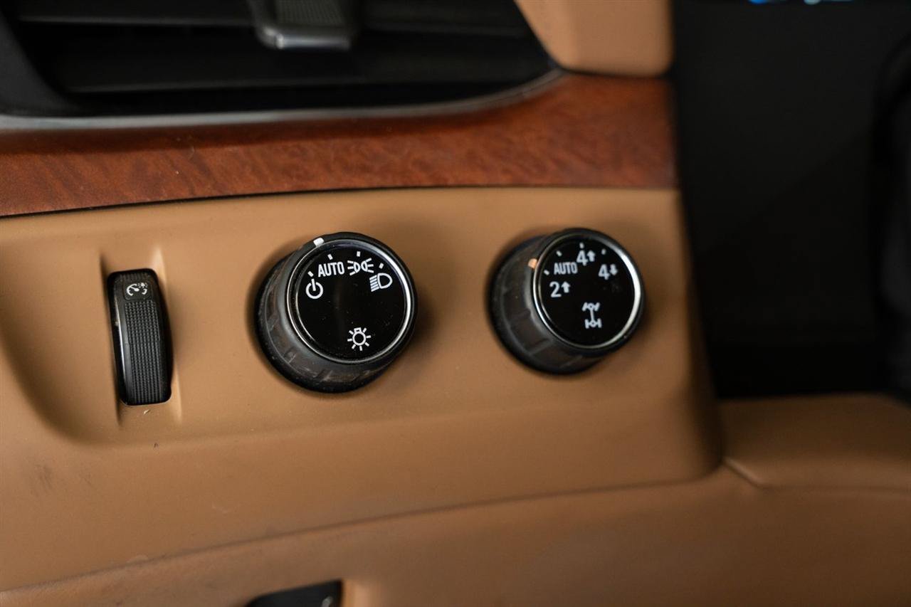 Used 2016 Cadillac Escalade Platinum AWD/4WD image 13