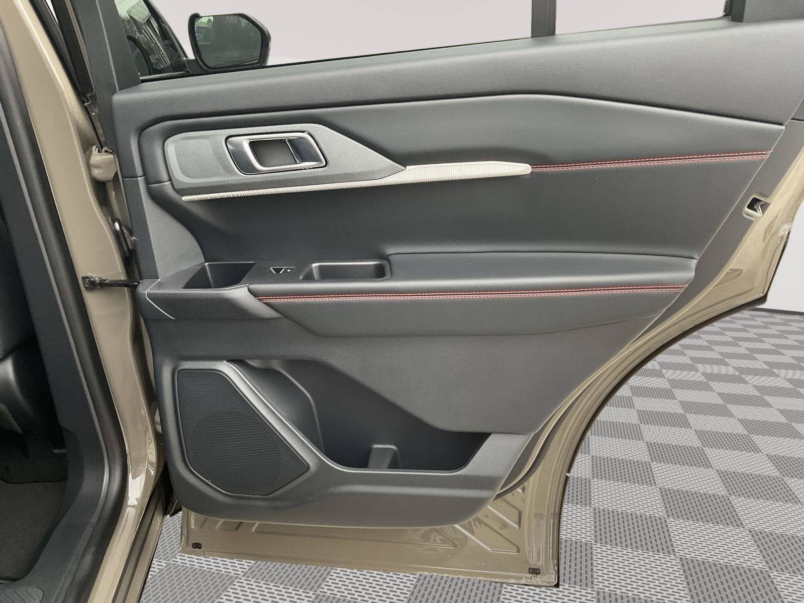 New 2026 Ford Explorer ST-Line image 18