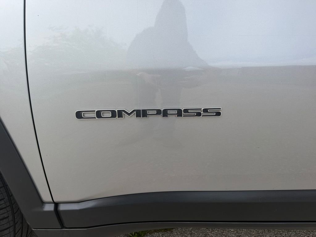 Used 2022 Jeep Compass Latitude AWD/4WD image 21