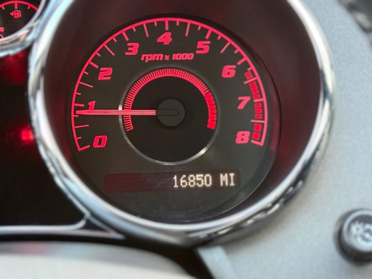 Used 2008 Pontiac Solstice GXP image 29