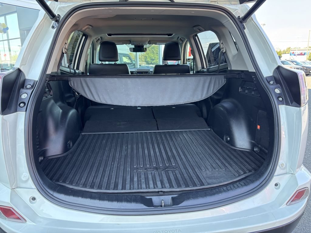 Used 2018 Toyota RAV4 Limited w/ Advanced Technology Package FWD image 28