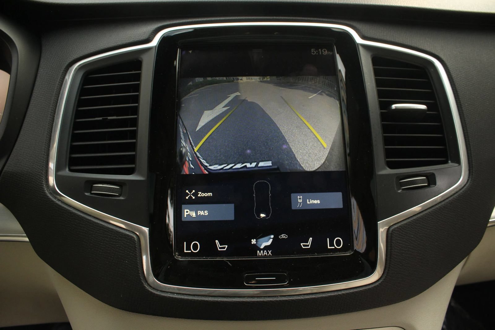 Used 2017 Volvo XC90 T6 Momentum AWD/4WD image 37
