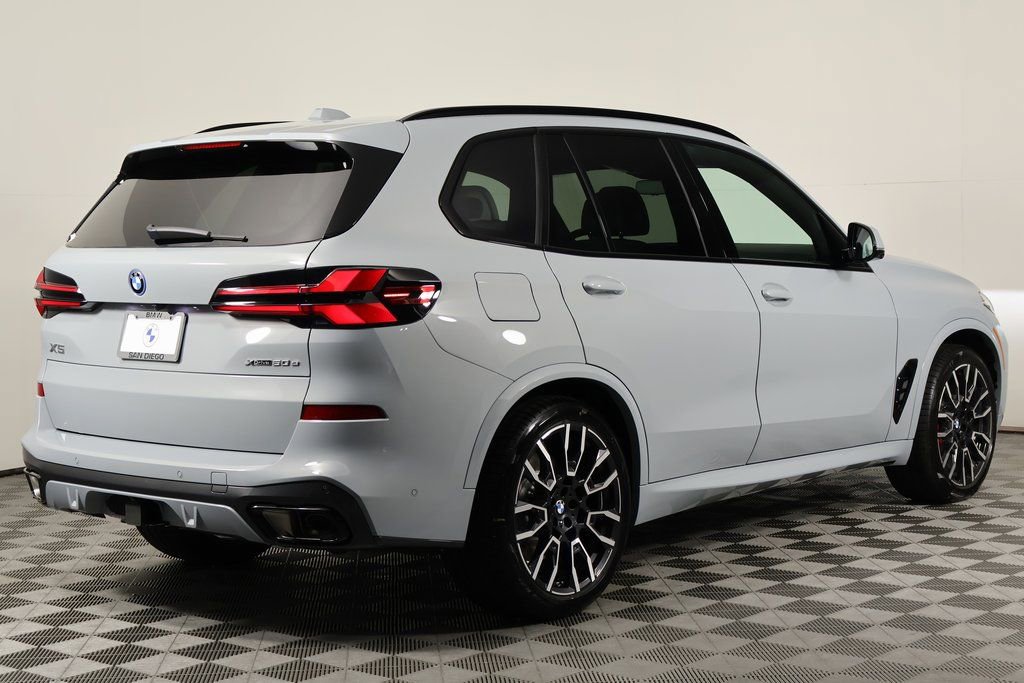 New 2026 BMW X5 xDrive50e w/ M Sport Package AWD/4WD image 2