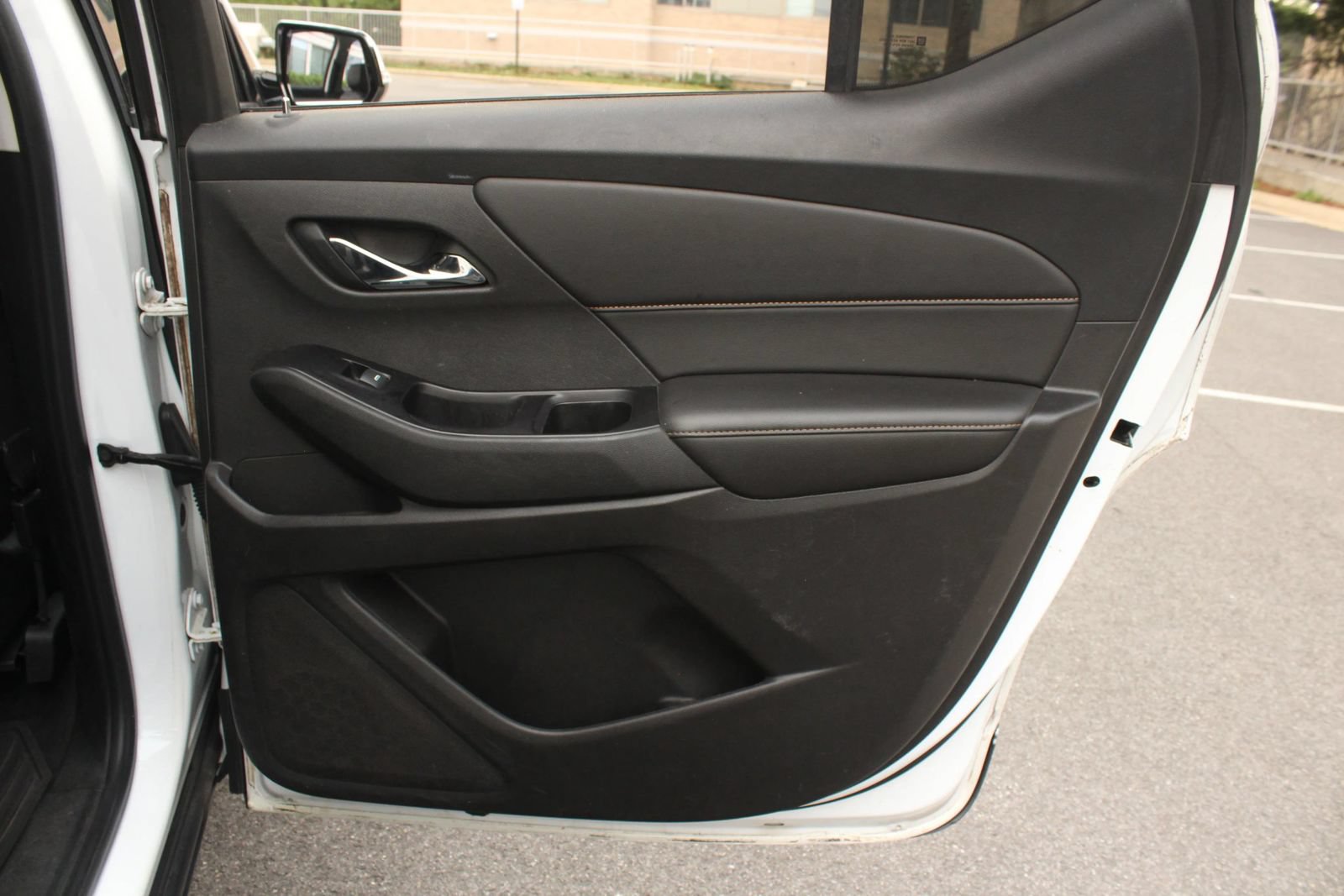 Used 2019 Chevrolet Traverse LT w/ LT Premium Package AWD/4WD image 24
