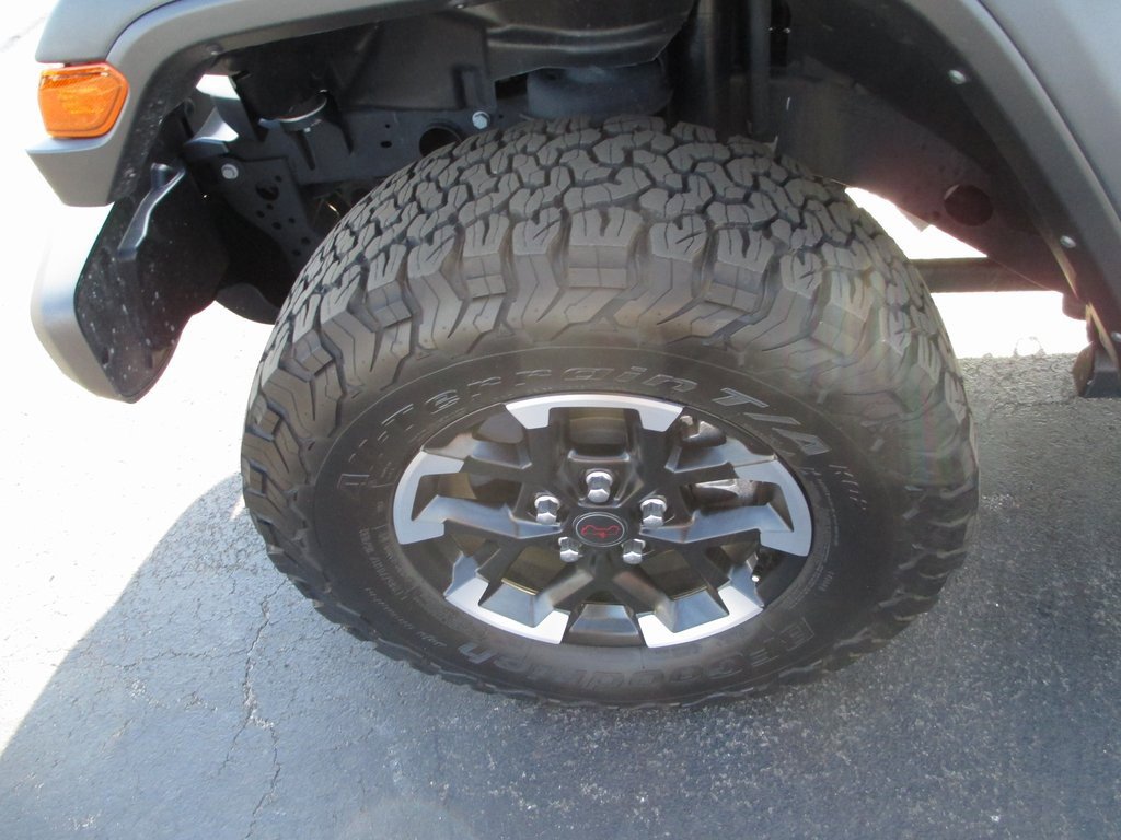 Used 2024 Jeep Wrangler Unlimited Rubicon w/ Technology Group image 12