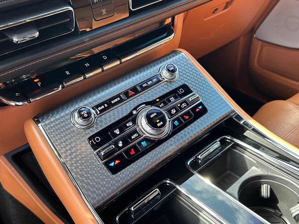 Used 2020 Lincoln Aviator Black Label w/ Dynamic Handling Package AWD/4WD image 27