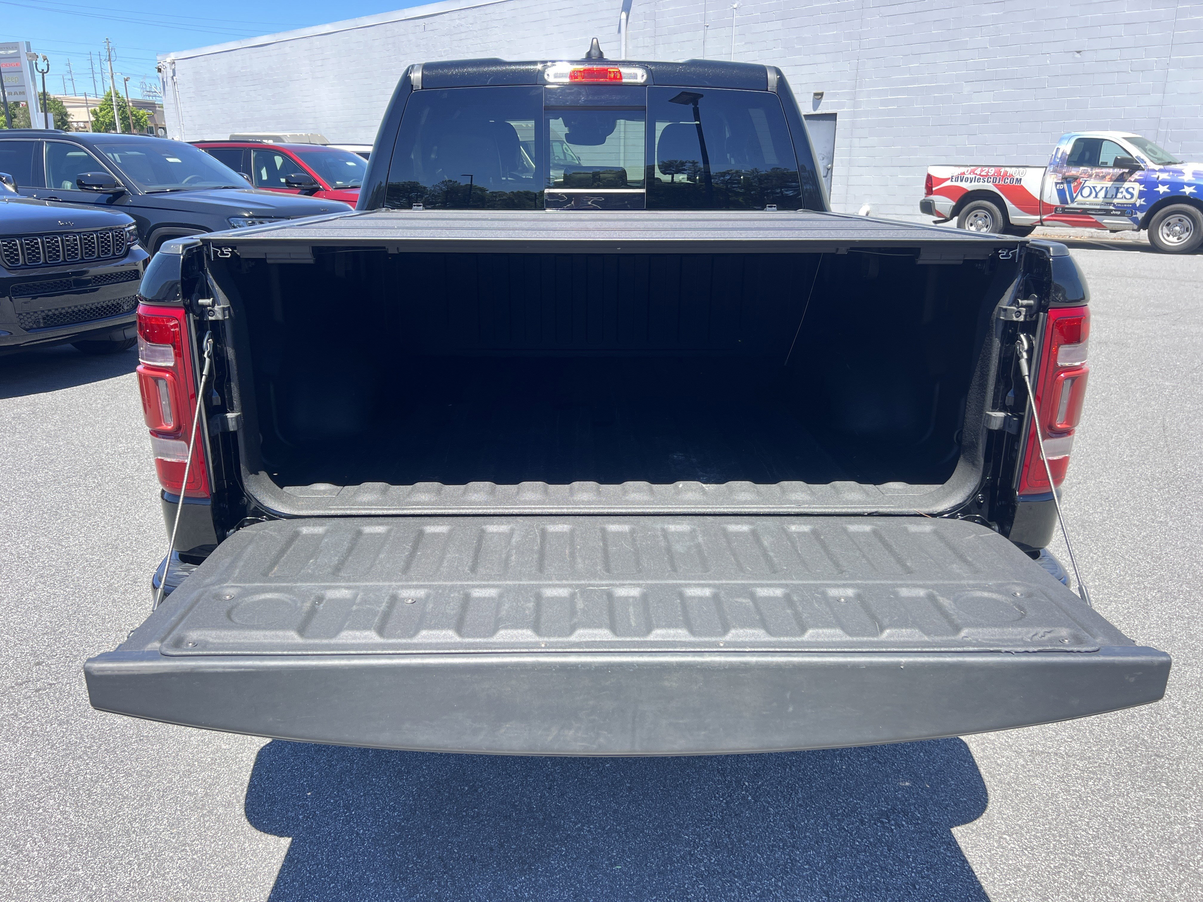 Used 2023 RAM 1500 Laramie AWD/4WD image 23
