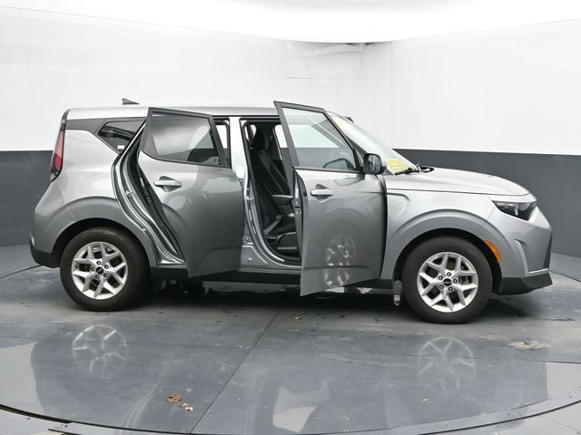 Used 2025 Kia Soul LX w/ LX Technology Package image 55
