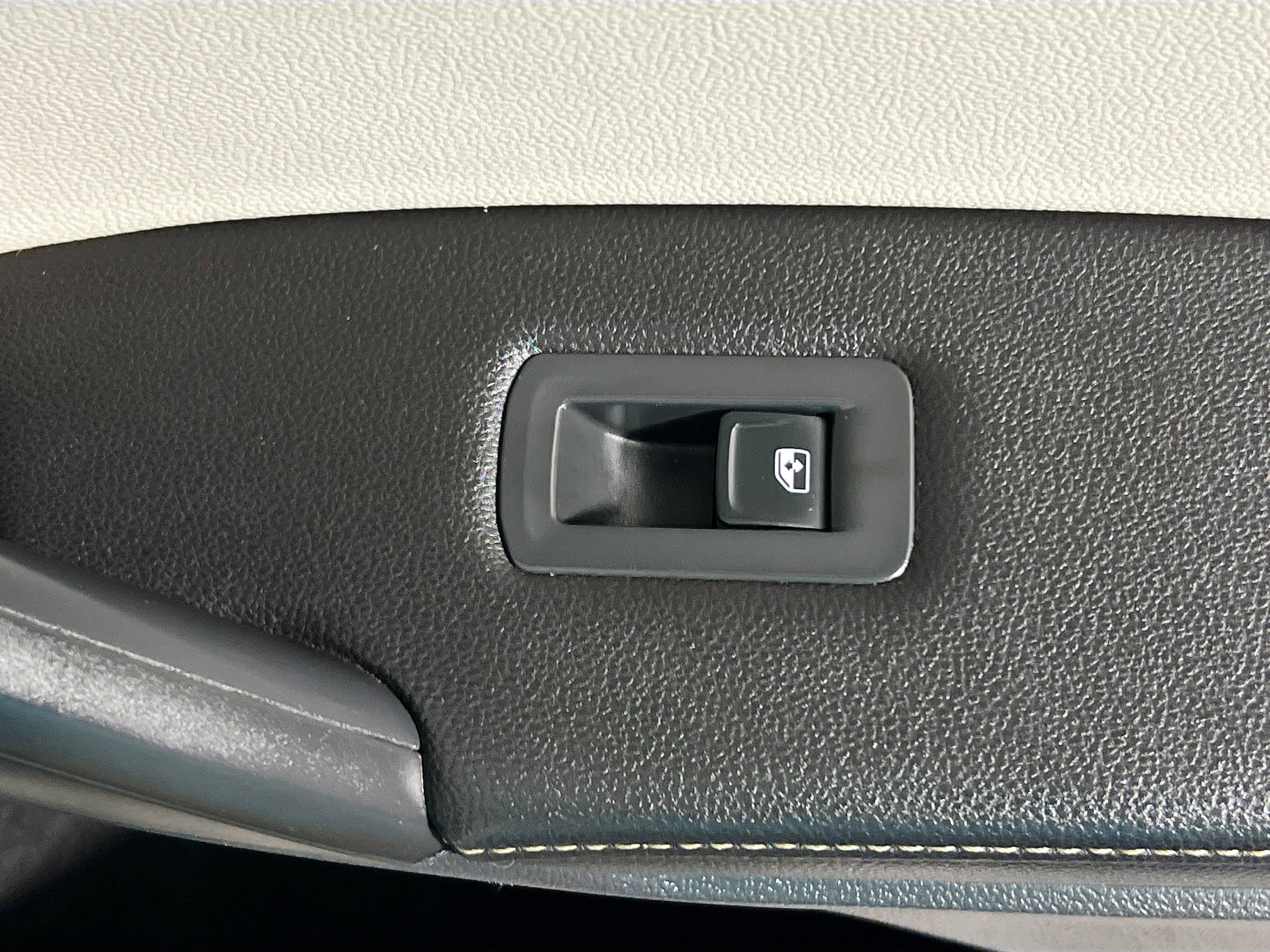 Used 2022 Volkswagen Tiguan S w/ IQ.Drive Package image 31