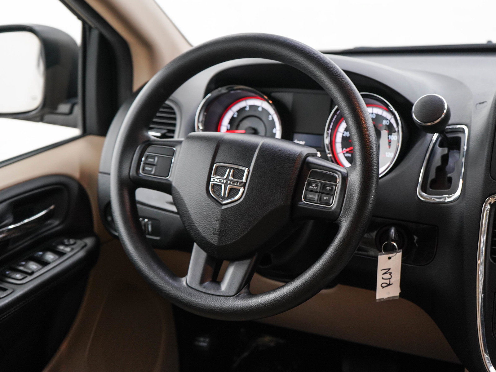 Used 2015 Dodge Grand Caravan SXT FWD image 15