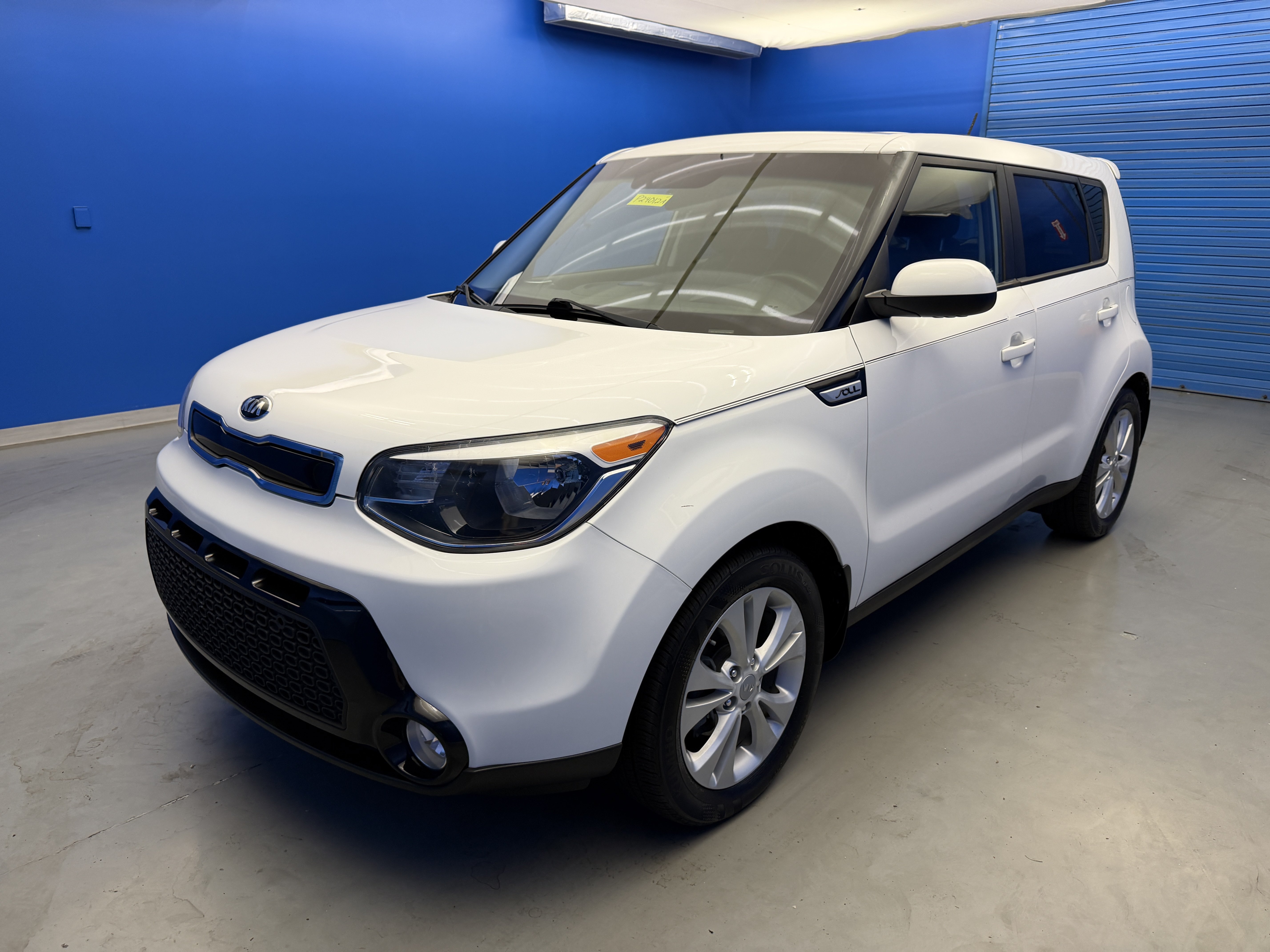 Used 2016 Kia Soul + FWD image 4