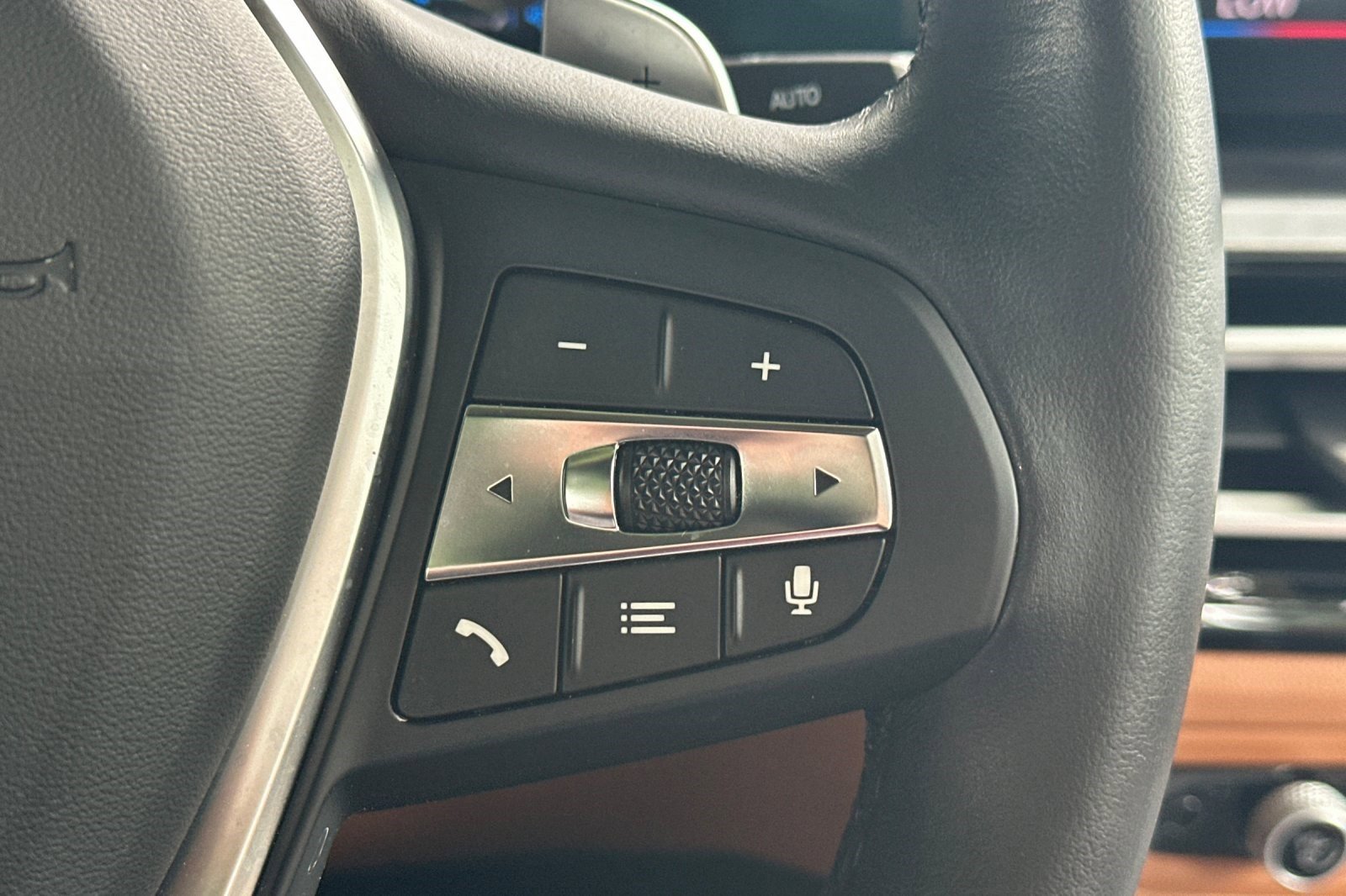 Certified 2023 BMW 330e w/ Premium Package image 31