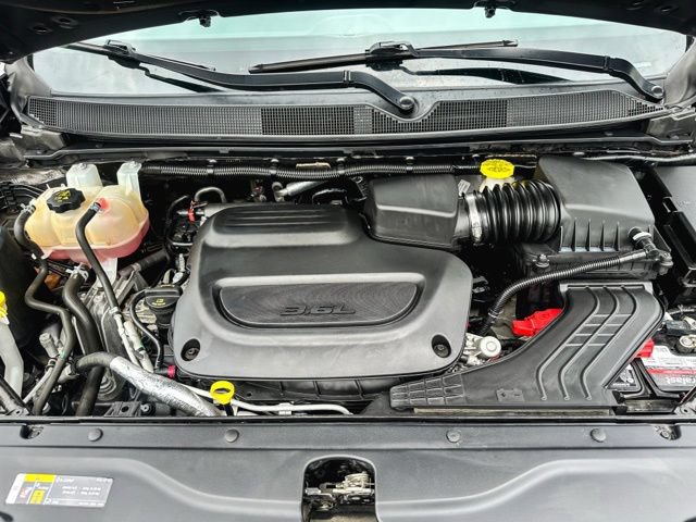Used 2020 Chrysler Pacifica Touring-L Plus w/ Advanced Safetytec Group FWD image 12