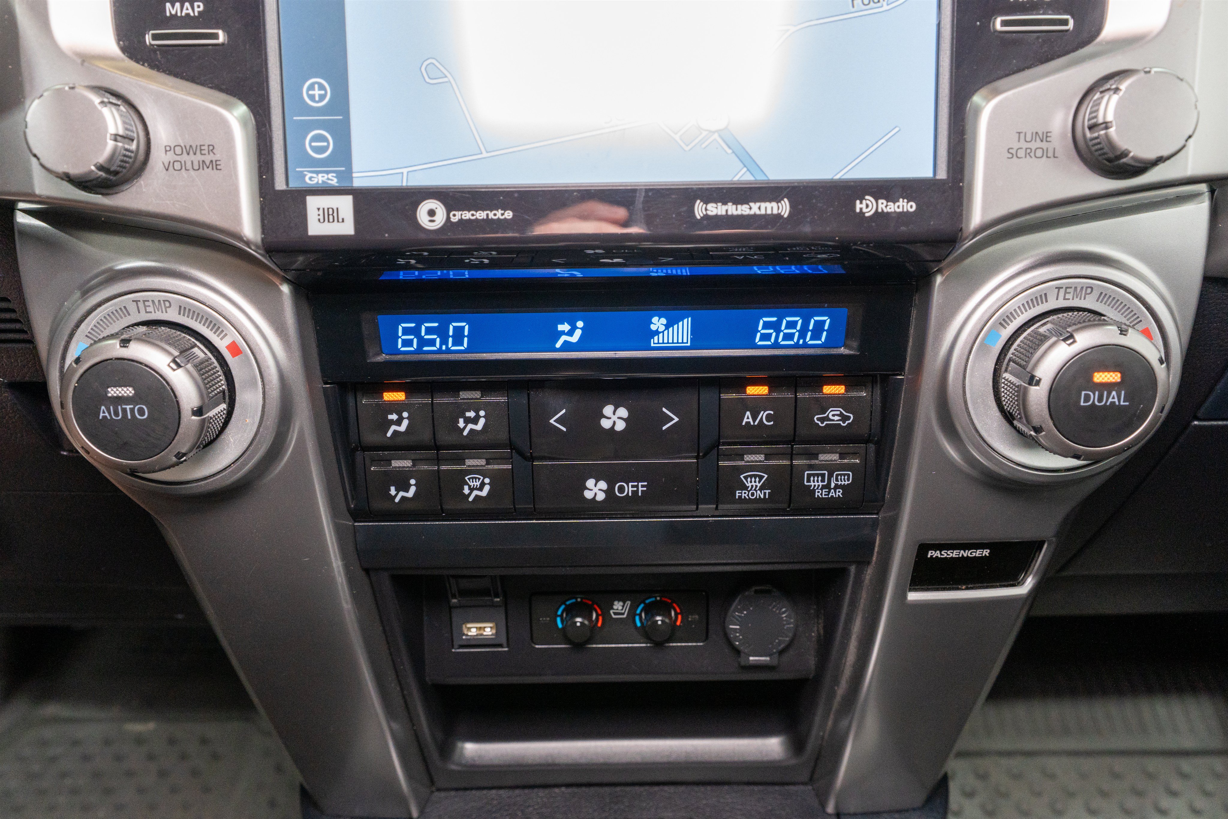 Used 2024 Toyota 4Runner Limited AWD/4WD image 23