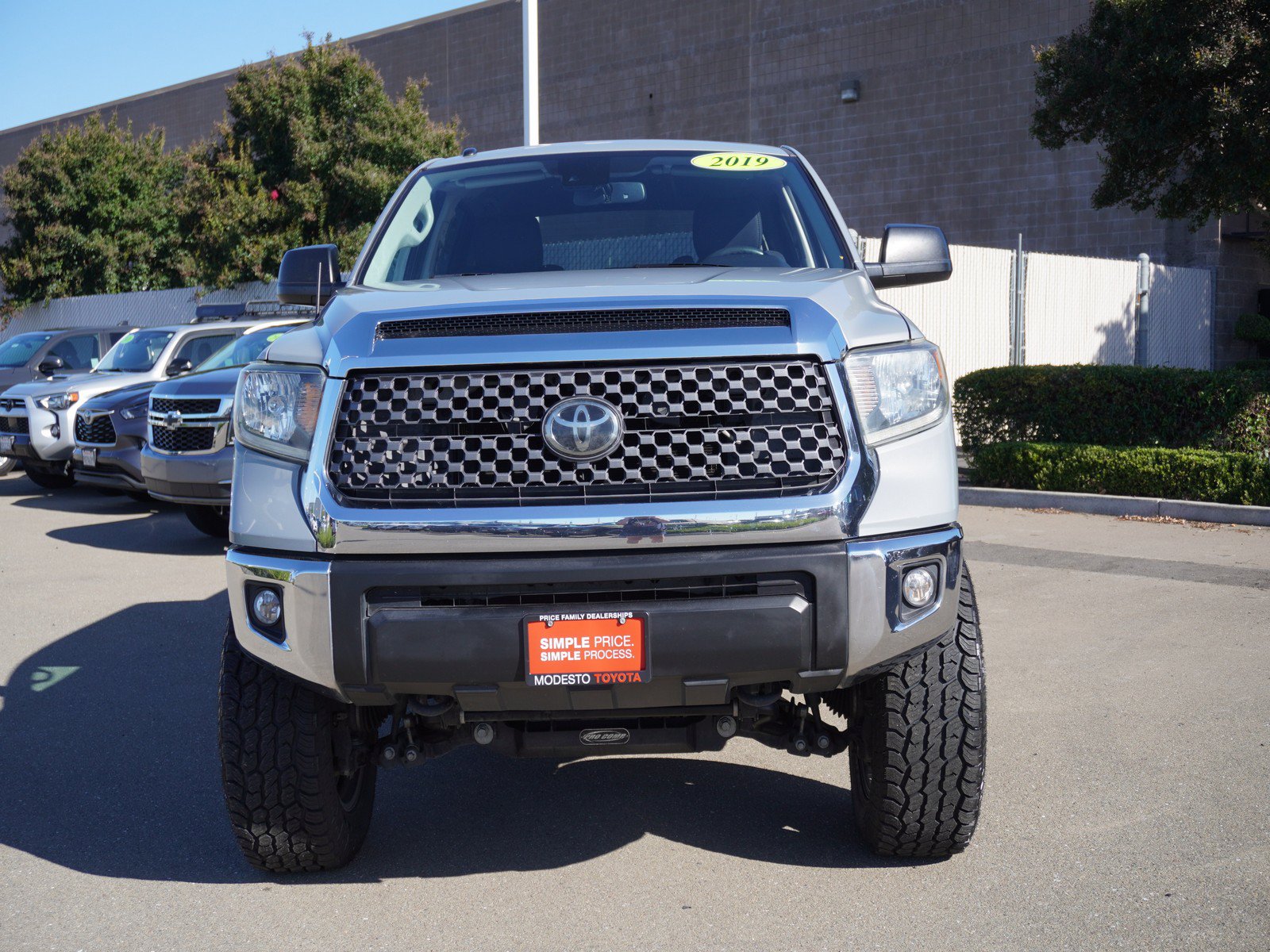 Used 2019 Toyota Tundra SR5 w/ SR5 Upgrade Package AWD/4WD image 4
