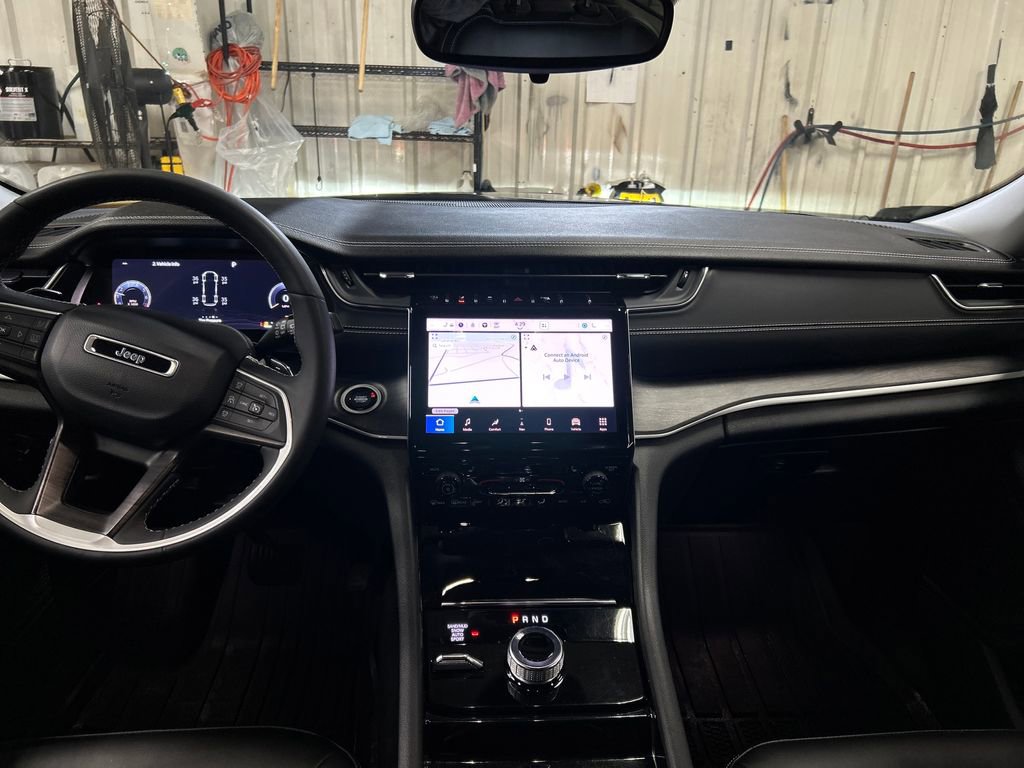 Certified 2023 Jeep Grand Cherokee L Limited AWD/4WD image 18