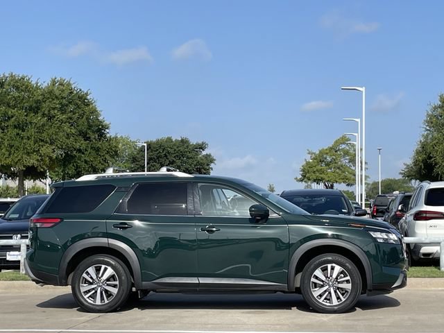 Used 2023 Nissan Pathfinder SL FWD image 3