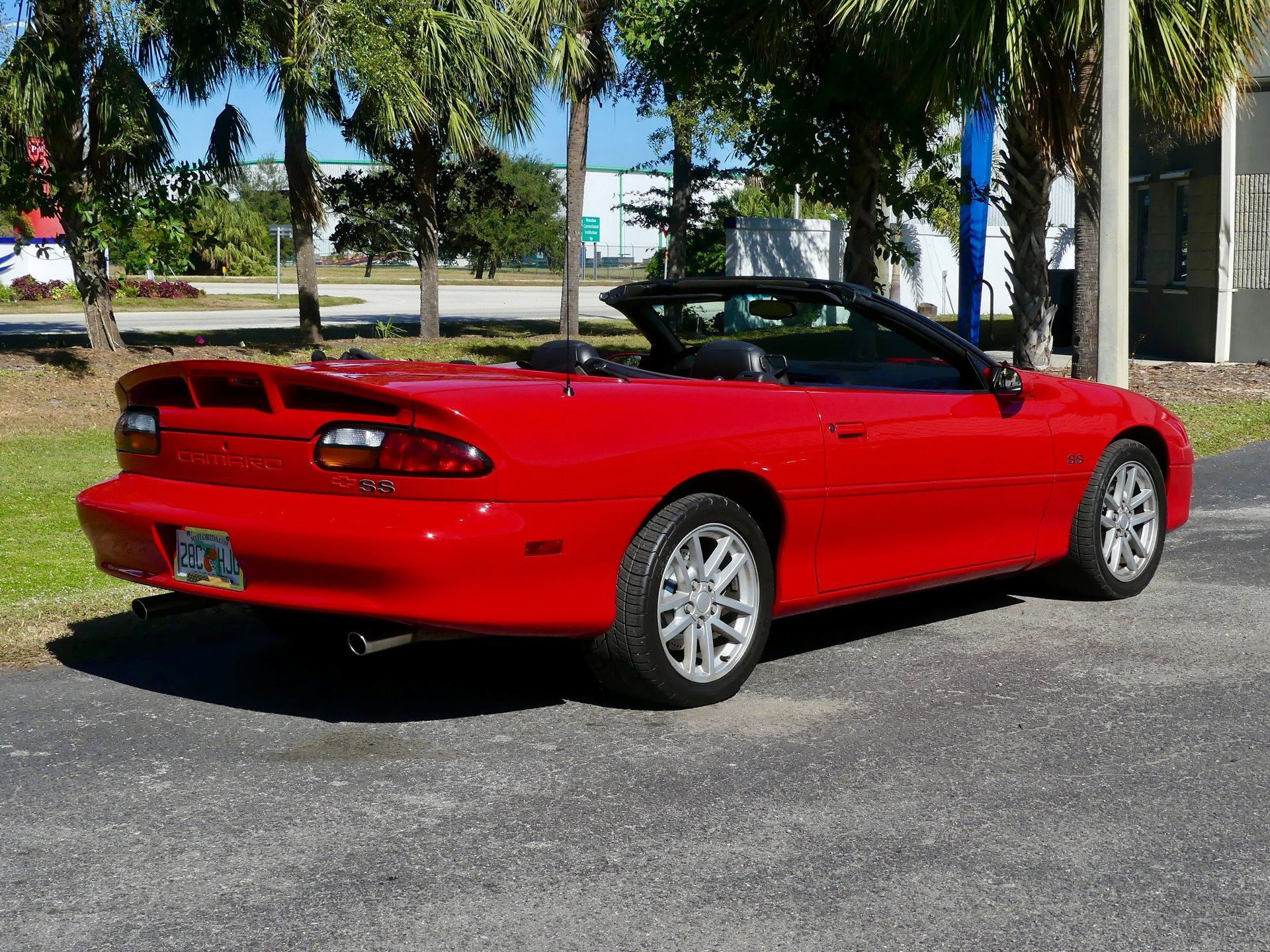 Used 2000 Chevrolet Camaro Z28 w/ SS Performance/Appearance Pkg image 24