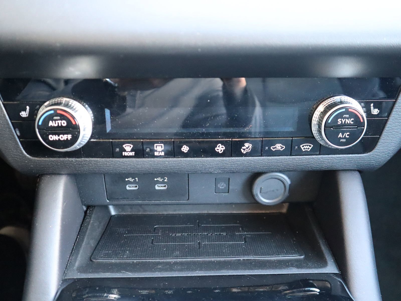 Used 2025 Mitsubishi Outlander AWD image 40
