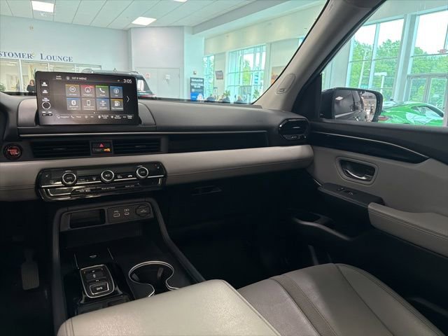 Used 2025 Honda Pilot Touring image 25