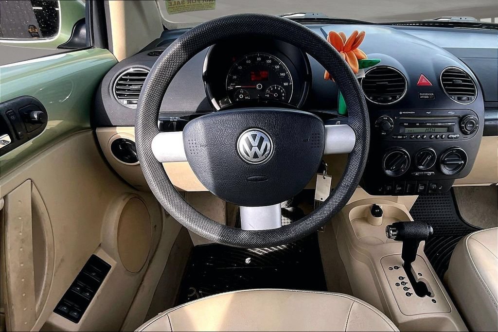 Used 2007 Volkswagen Beetle Convertible w/ Package 1 FWD image 8