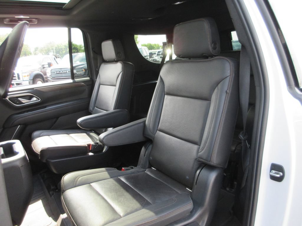 Used 2021 Chevrolet Suburban High Country w/ Premium Package 2 AWD/4WD image 24