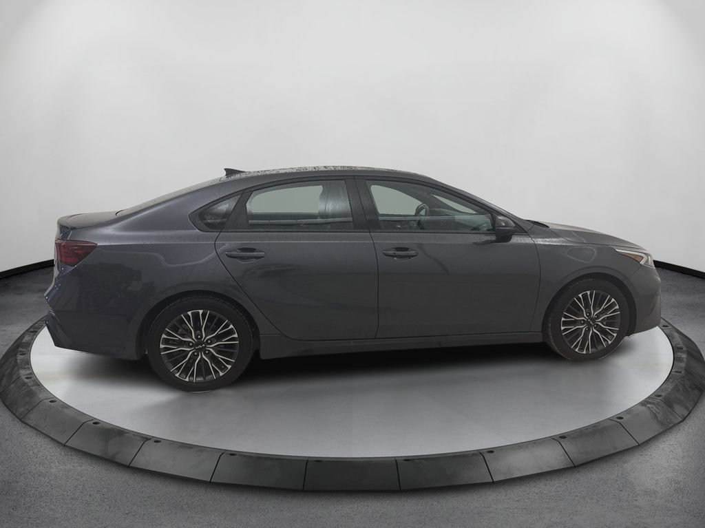 Used 2023 Kia Forte GT-Line w/ GT-Line Technology Package FWD image 4