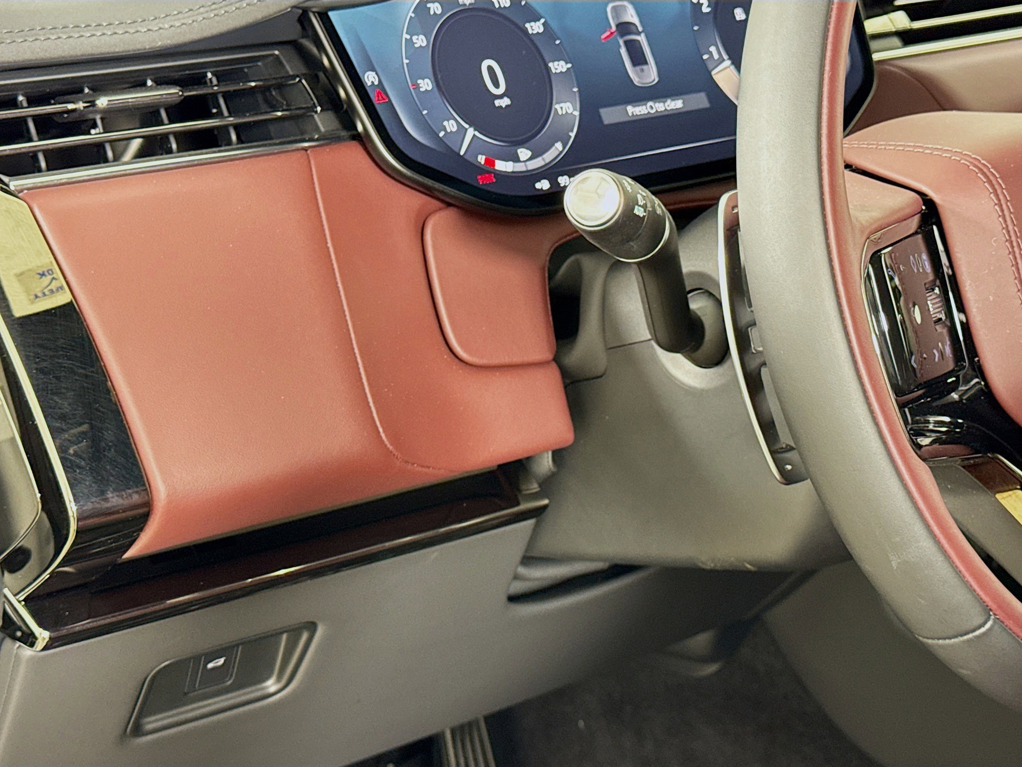 Used 2025 Land Rover Range Rover Sport Dynamic SE image 10