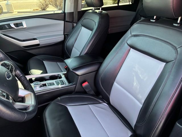 Used 2022 Ford Explorer XLT w/ Equipment Group 202A image 18