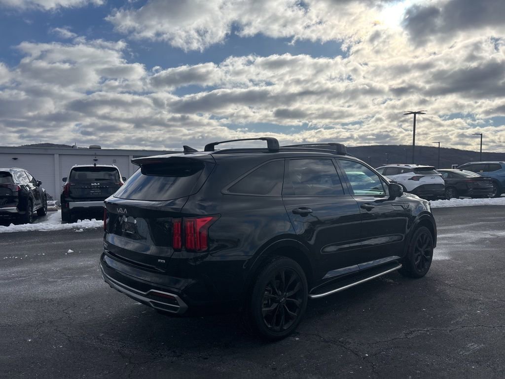 Used 2023 Kia Sorento SX image 2