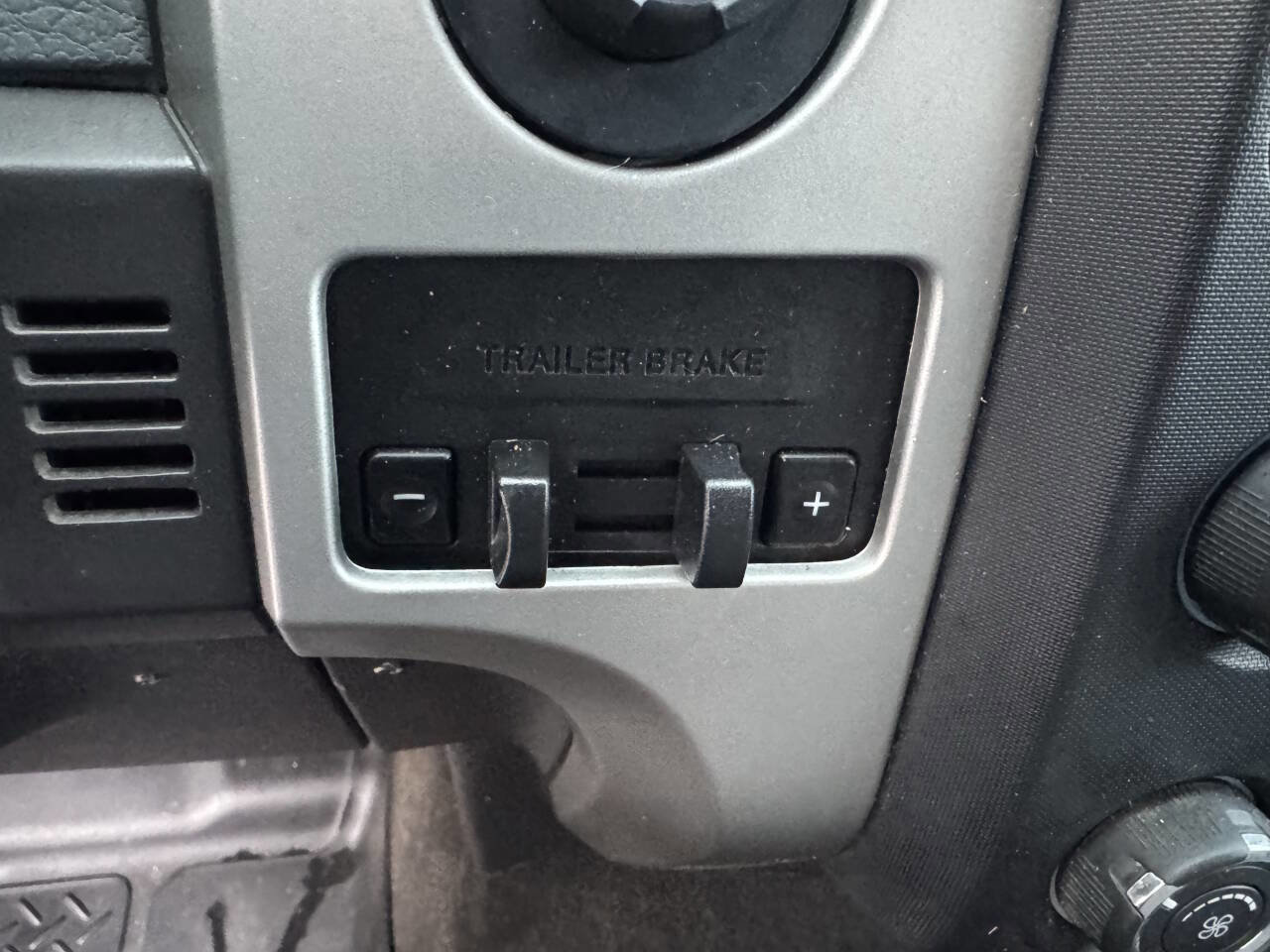 Used 2013 Ford F150 XLT w/ Luxury Equipment Group image 25