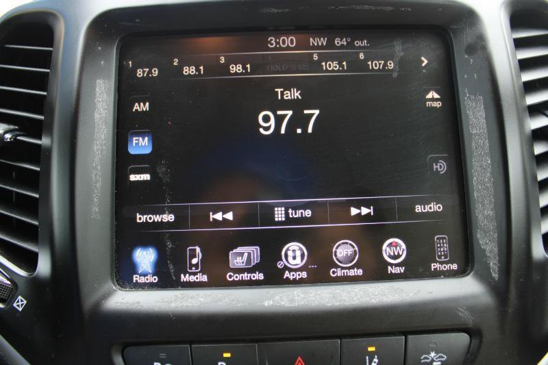 Used 2018 Jeep Cherokee Limited w/ Technology Group FWD image 15