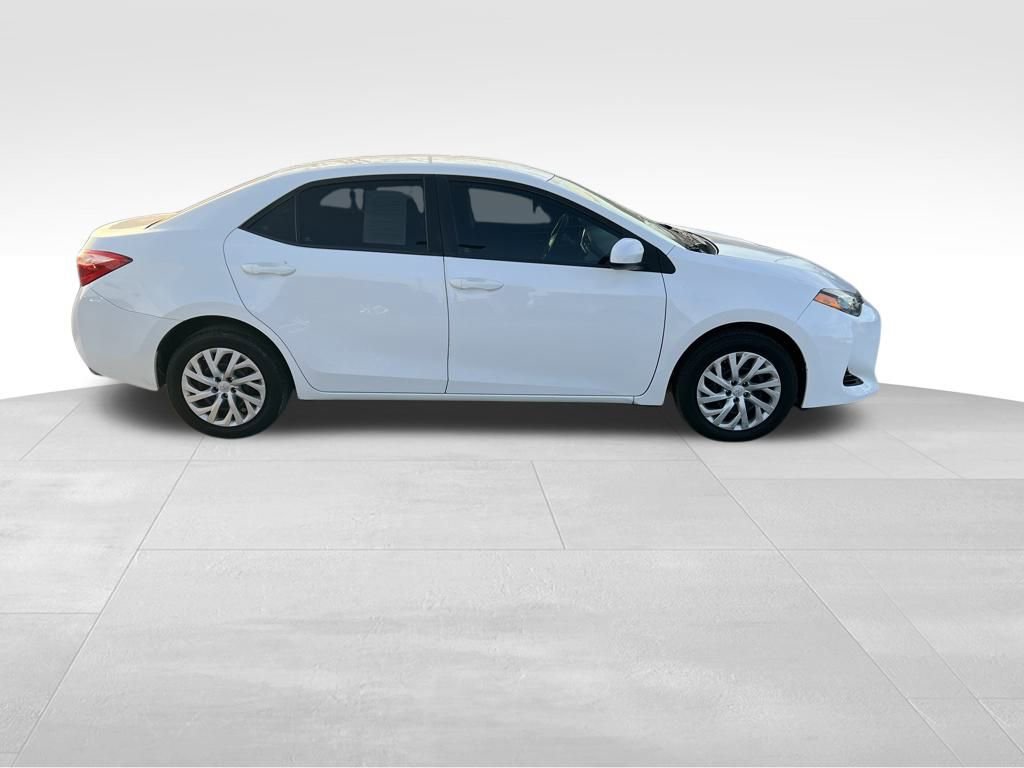 Used 2019 Toyota Corolla LE image 6