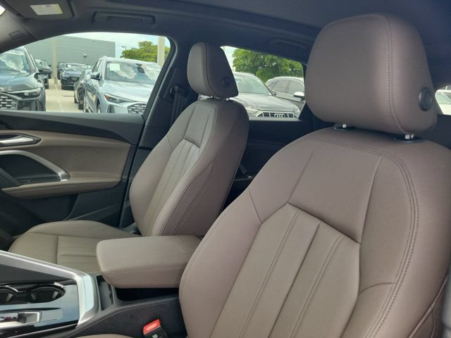 Certified 2025 Audi Q5 Premium w/ Convenience Package AWD/4WD image 16