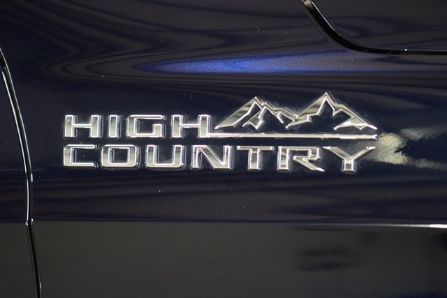 Used 2023 Chevrolet Suburban High Country w/ Premium Package image 14
