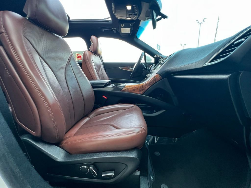 Used 2019 Lincoln Nautilus Reserve image 28