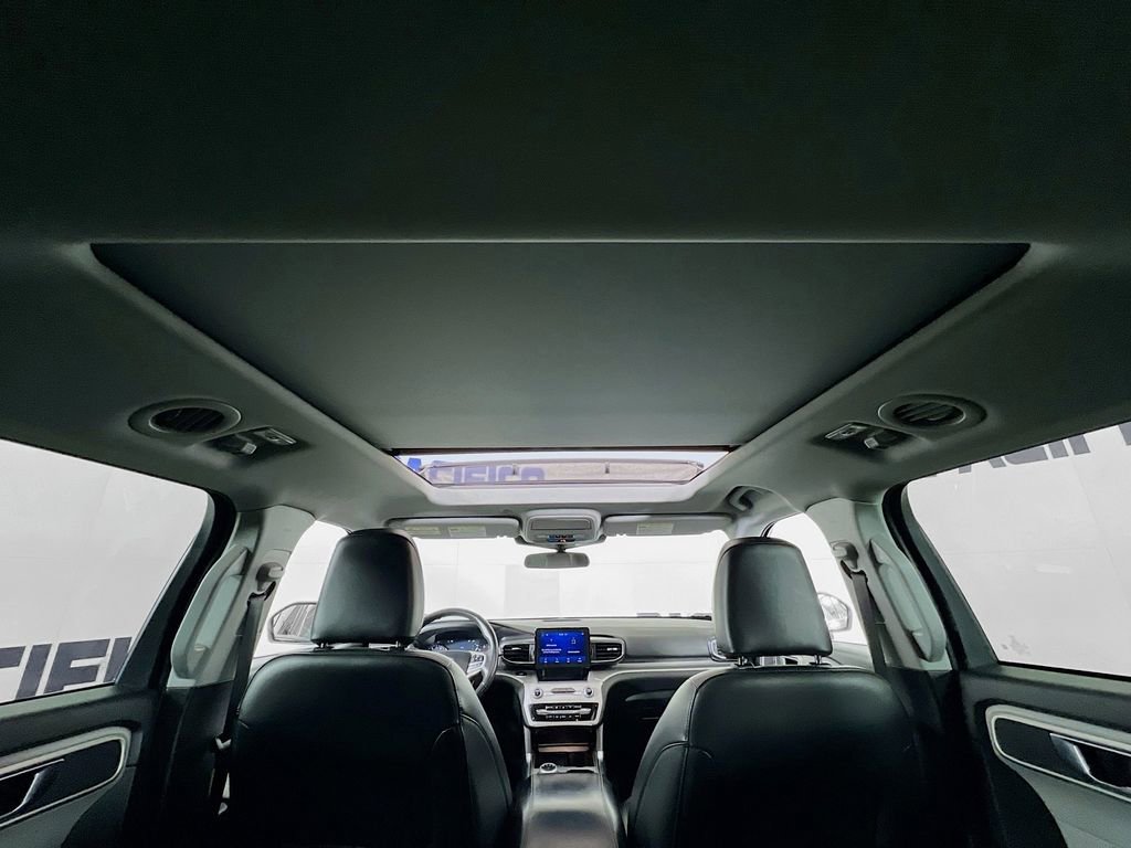 Used 2024 Ford Explorer XLT w/ Equipment Group 202A image 41