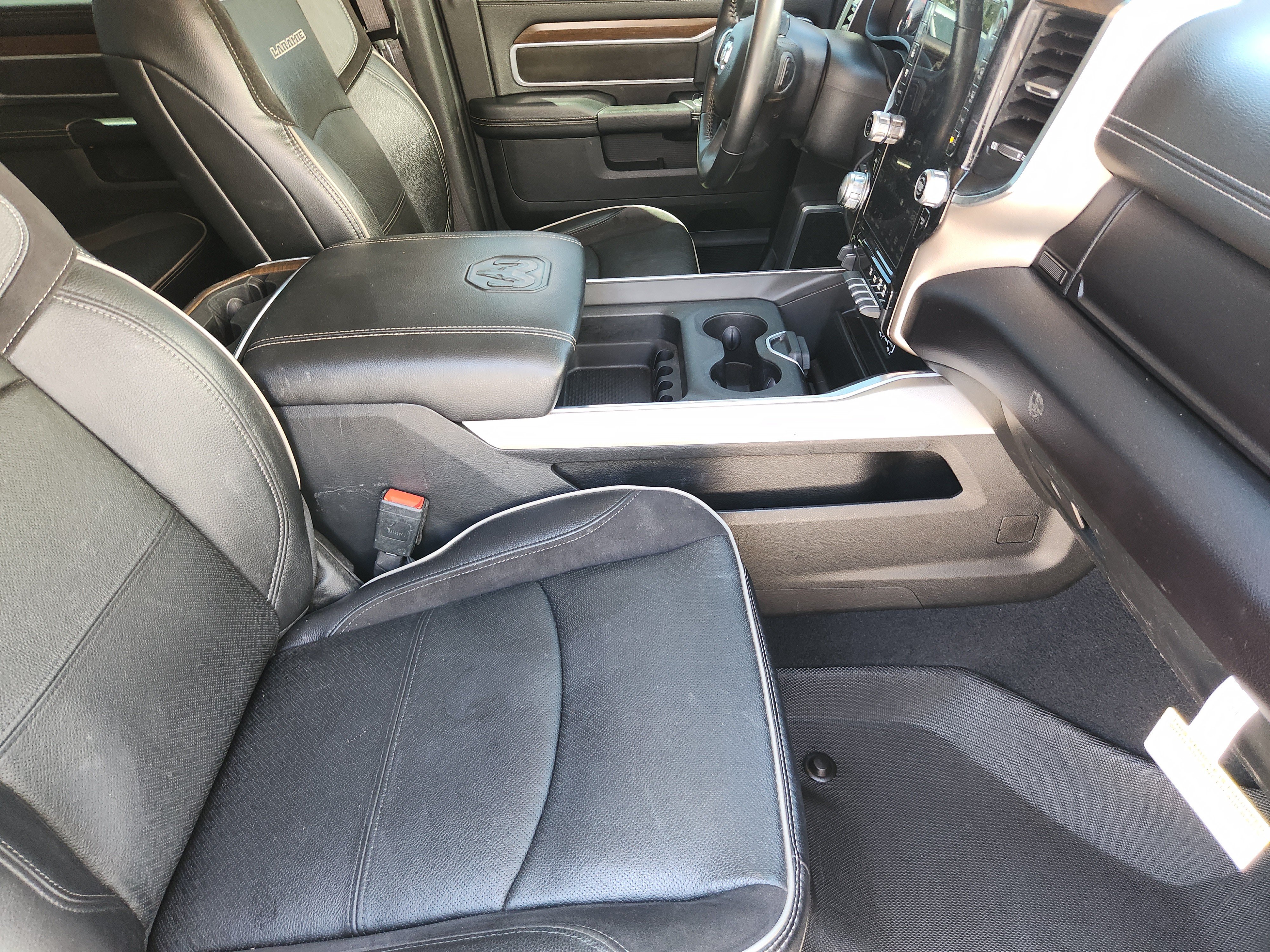 Used 2022 RAM 2500 Laramie AWD/4WD image 16