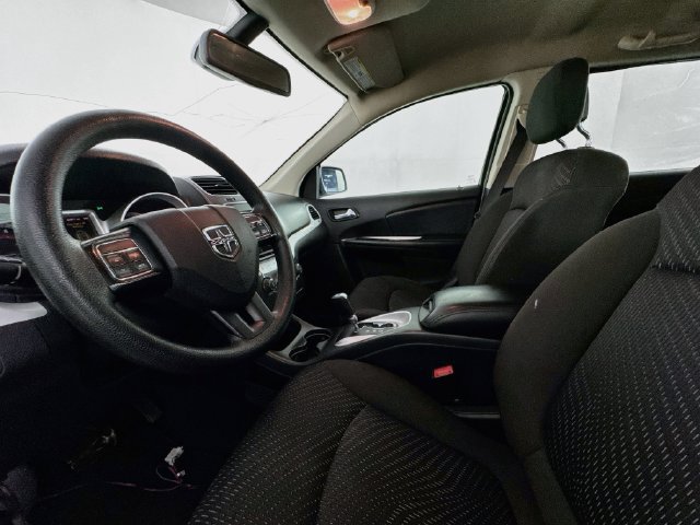 Used 2019 Dodge Journey SE w/ Blacktop Package FWD image 18