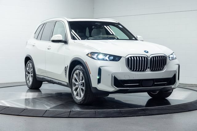 Used 2024 BMW X5 xDrive50e w/ Climate Comfort Package AWD/4WD image 4