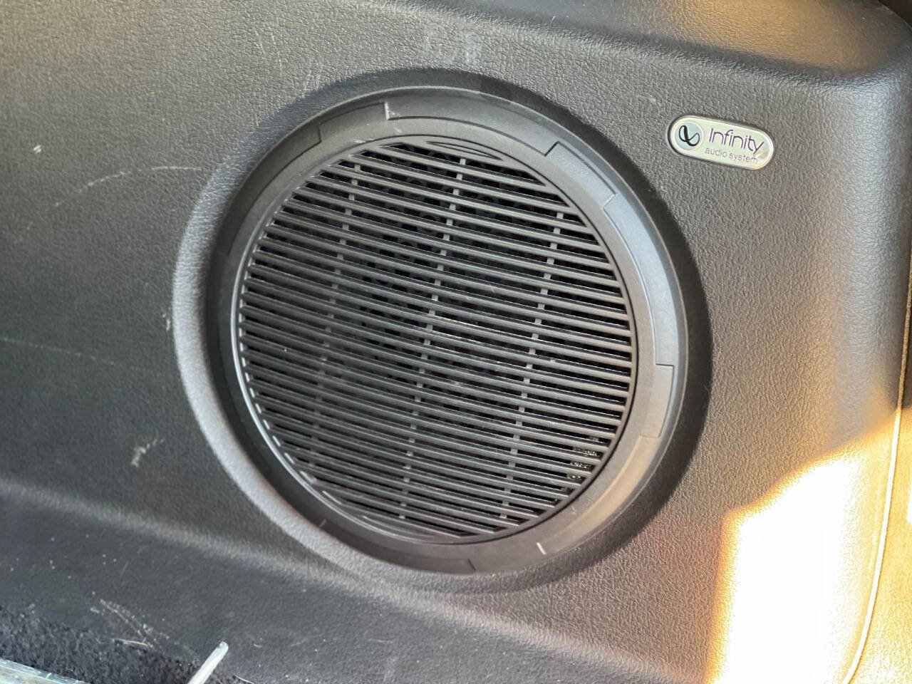 Used 2011 Jeep Liberty Renegade w/ Navigation Convenience Group image 30