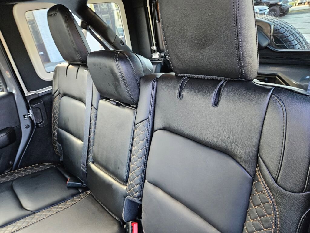 Used 2022 Jeep Wrangler Unlimited Sahara image 21