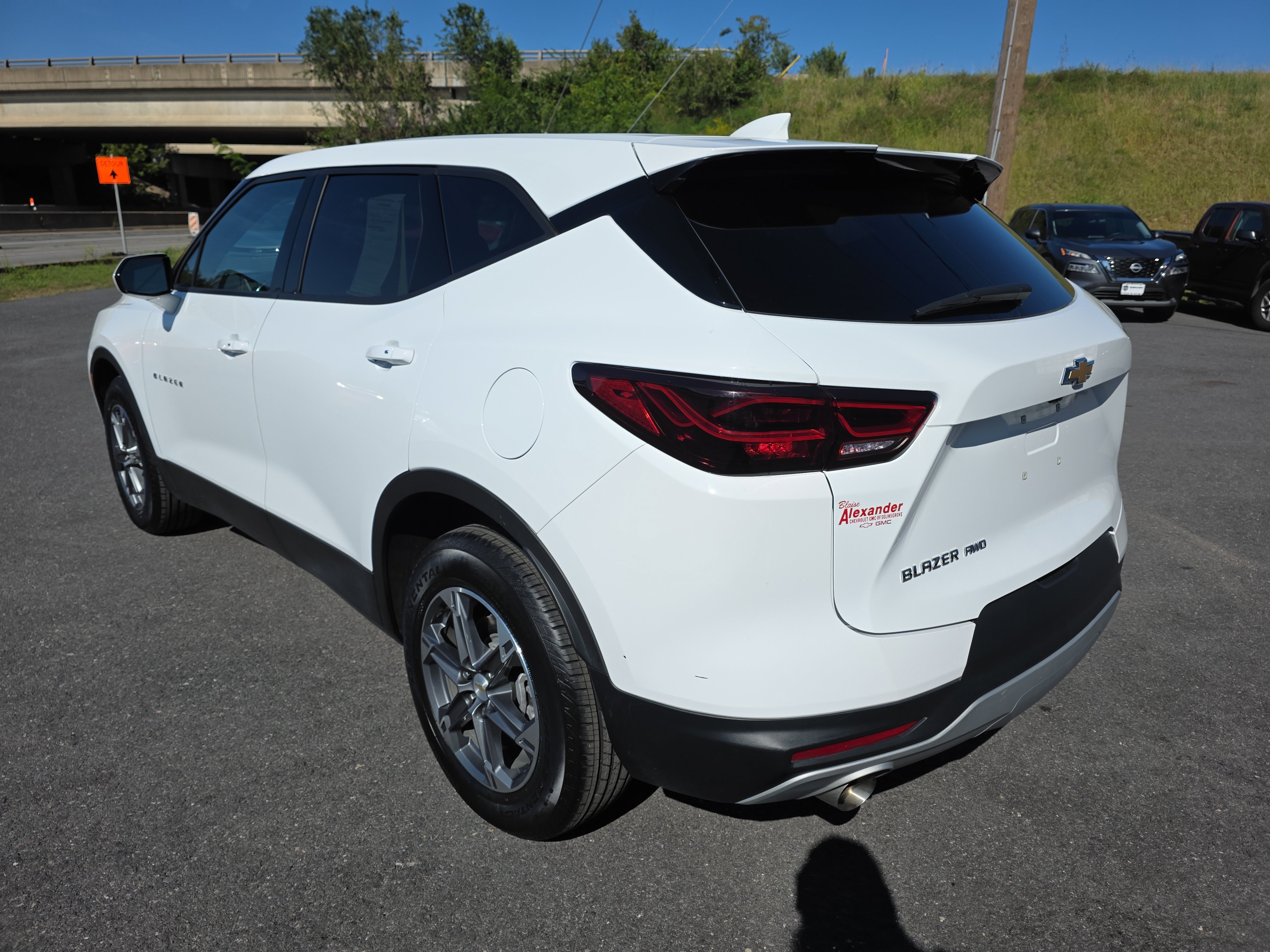 Used 2025 Chevrolet Blazer LT AWD/4WD image 6