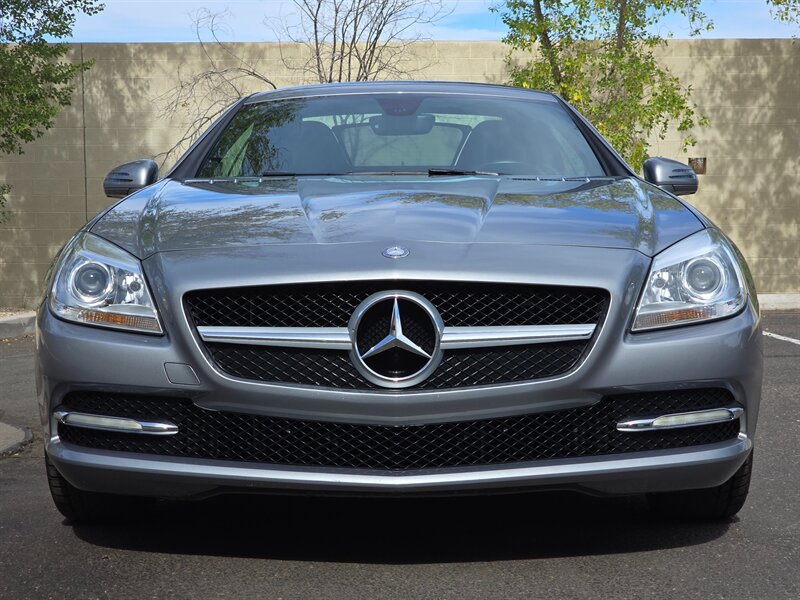 Used 2012 Mercedes-Benz SLK 350 image 4