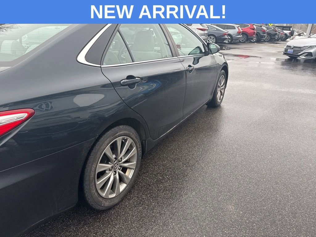 Used 2015 Toyota Camry XLE w/ Moonroof Package image 10