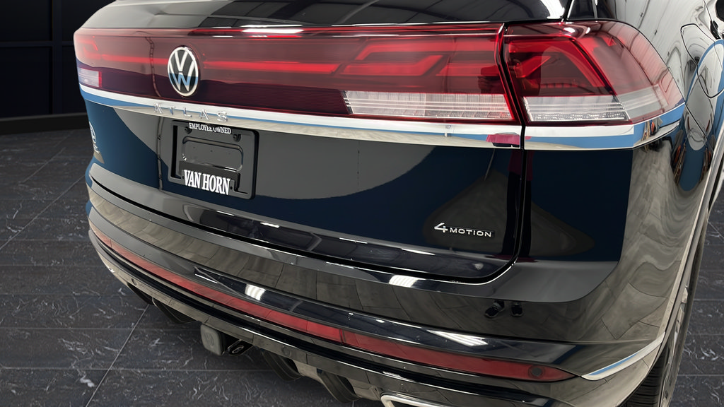 Used 2024 Volkswagen Atlas Cross Sport SEL R-Line AWD/4WD image 38