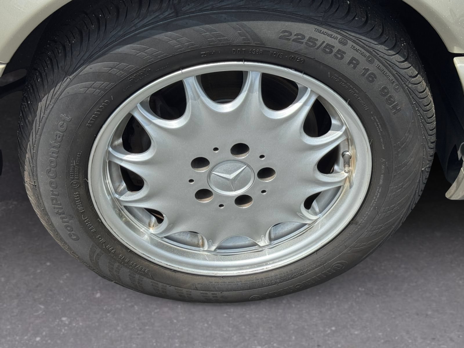 Used 1997 Mercedes-Benz SL 320 image 7